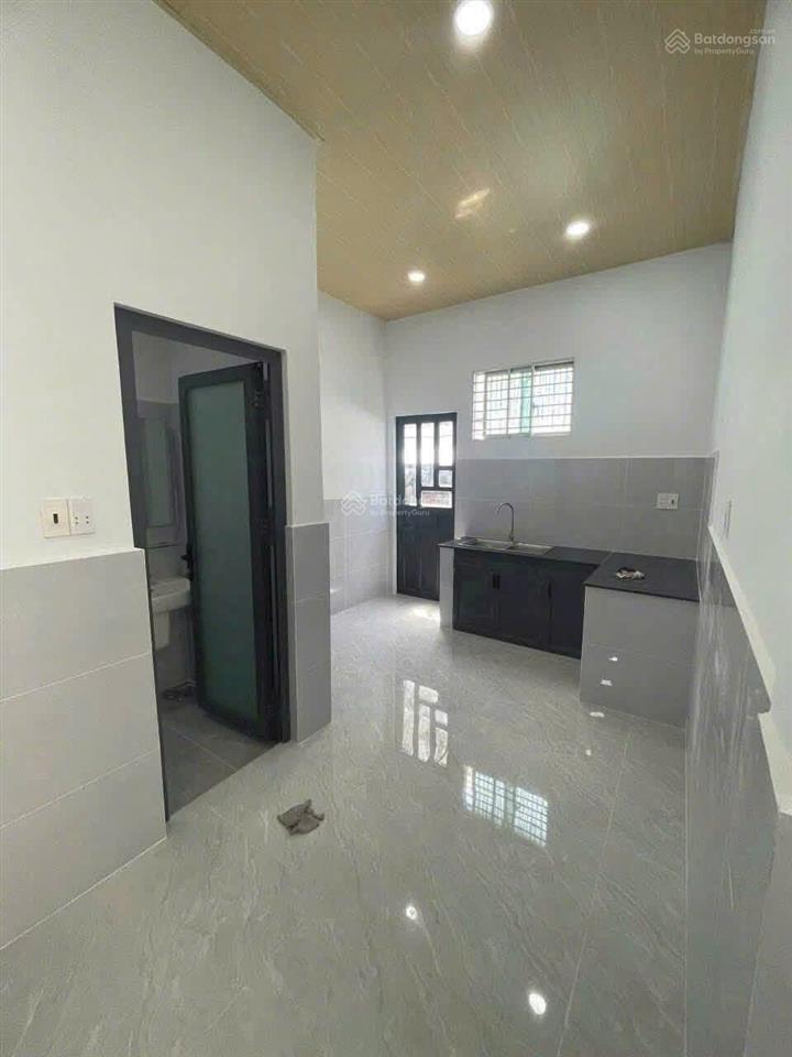 Nhà mặt tiền khu tô hiệu, 5x14m, 1pn, 2wc, giá 12 triệu