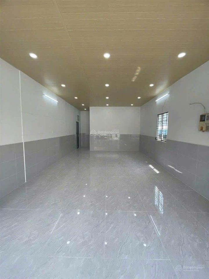 Nhà mặt tiền khu tô hiệu, 5x14m, 1pn, 2wc, giá 12 triệu