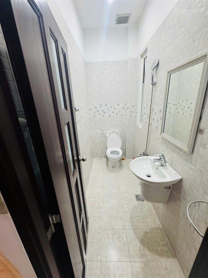 Cho thuê nhà mt dân tộc 4x16m, 3 lầu, 4pn, 5wc, nội thất, 19 triệu