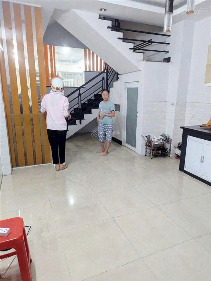 Cho thuê nhà mt trần thủ độ 4x20m, 1 trệt, 2 lầu, st, 3pn, giá 17 triệu
