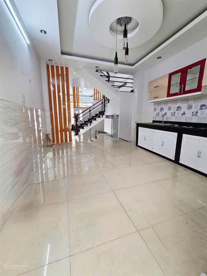 Cho thuê nhà mt đường lê lư 4x20m, 2 lầu, st, 3pn, 3wc, giá 17 triệu