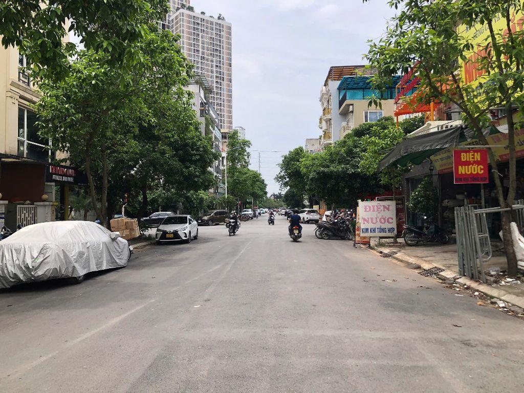 BÁN NHÀ KHU ĐÔ THỊ VĂN KHÊ - 83M2 - MẶT TIỀN 5M - ĐƯỜNG RỘNG VỈA HÈ THÊNH THANG