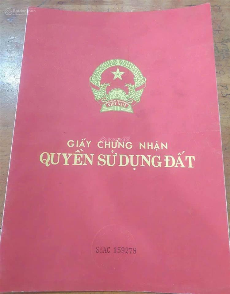Bán nhà 60/3e tân xuân, hóc môn dt 4 x 16m (64m) 1 trệt 1 lầu, gồm 1pk, 3pn, 2wc, ban công