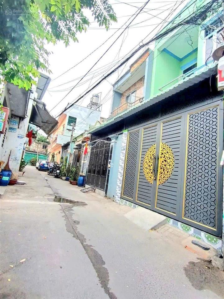 Bán nhà 60/3e tân xuân, hóc môn dt 4 x 16m (64m) 1 trệt 1 lầu, gồm 1pk, 3pn, 2wc, ban công