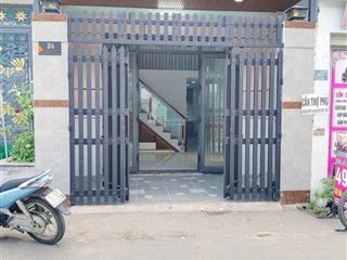 Nhà mặt tiền gần chợ thới tứ  hóc môn dt 4.2 x 13m | giá 3tỷ890 tl