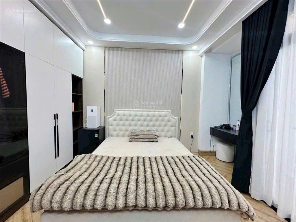 Siu phẩm hương lộ 2  ngang 4 dài 24m  5 tầng  thang máy  full nội thất giảm giá còn 9.2 tỷ tl
