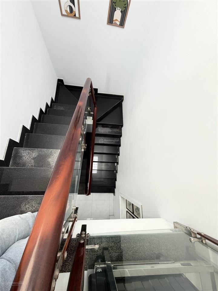 Bán nhà đường 413 lê văn quới, dtsd 160m2, 5 tầng kiên cố tặng nội thất gỗ căm xe giá 5.4 tỷ tl