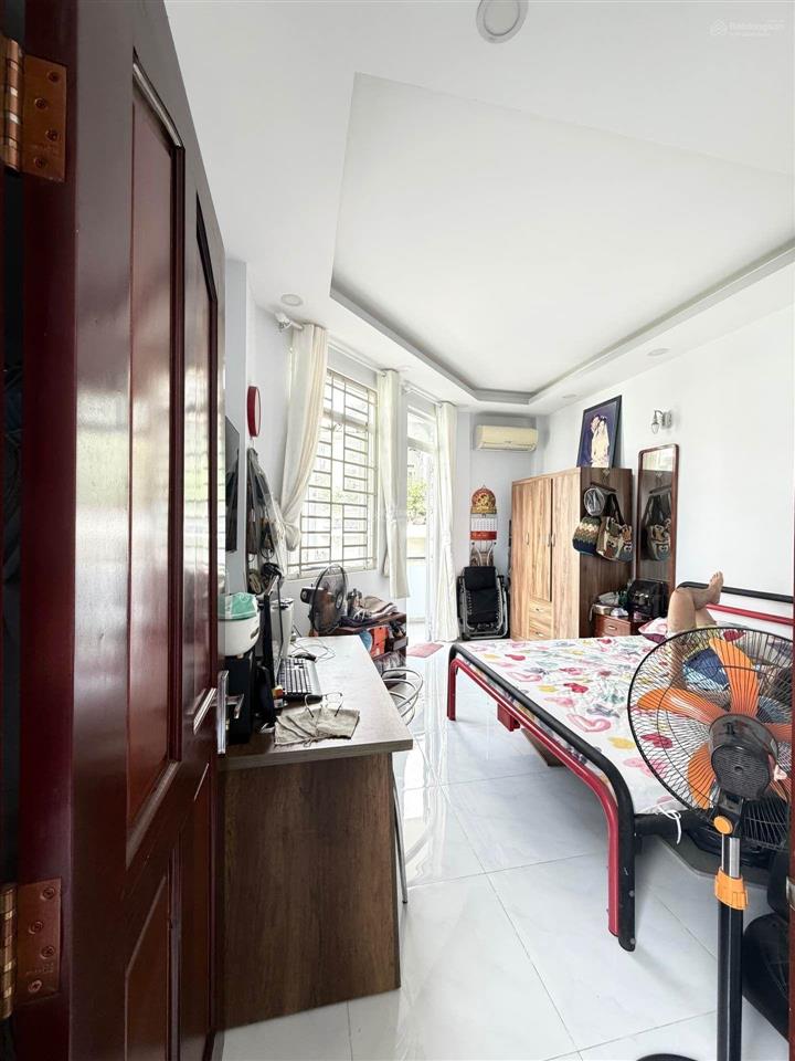 Bán nhà đường 413 lê văn quới, dtsd 160m2, 5 tầng kiên cố tặng nội thất gỗ căm xe giá 5.4 tỷ tl