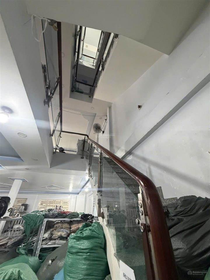 Gà đẻ trứng vàng, hương lộ 2, ngang lớn 8x18m, đúc 4 tầng dt 133m2, dòng tiền khủng giá 11.7 tỷ tl