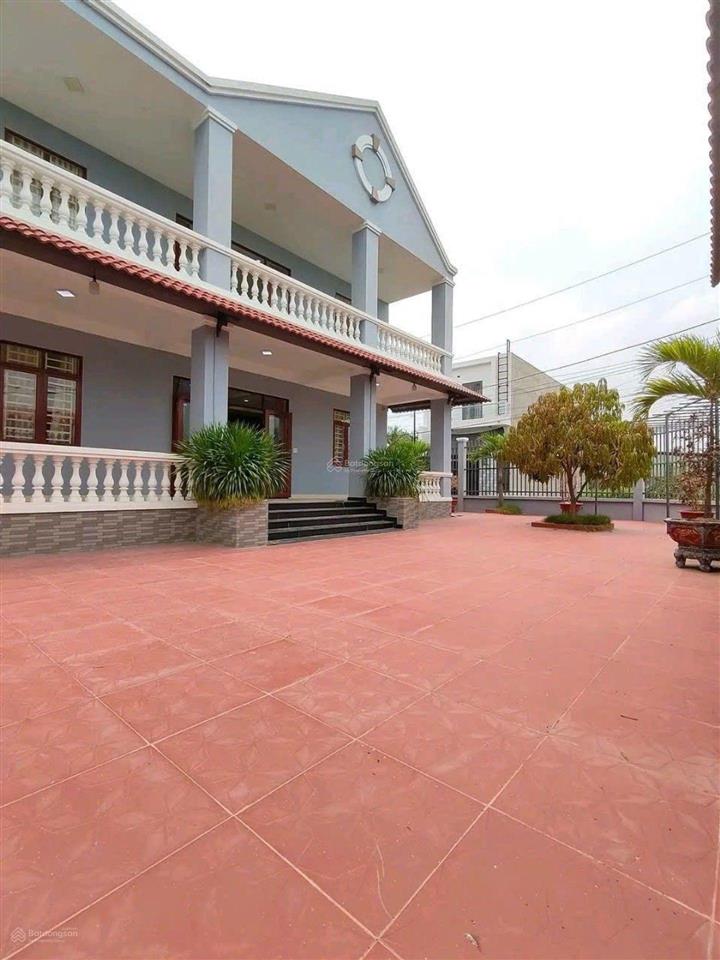 Biệt thự mái thái 425m2  21x20  trương văn đa, tân nhựt bình chánh giá 7.5 tỷ tl