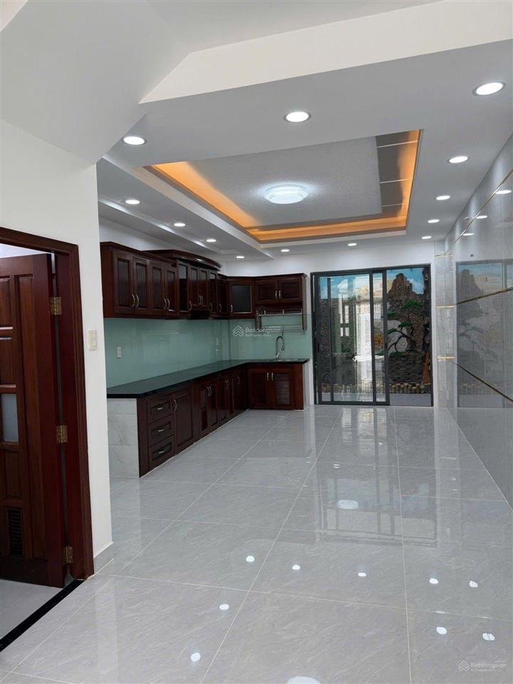 Mặt tiền đường chân lý bàn cờ thông 4x21  84m2 (độc lập  lũy bán bích) giá 12,8 tỷ (tl)