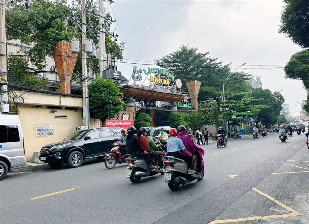 Góc ngã 3 đẹp  mtkd dương đức hiền, p. tây thạnh 16x18m, cấp 4 gác lửng. dòng tiền ~ 1,8 tỷ/năm