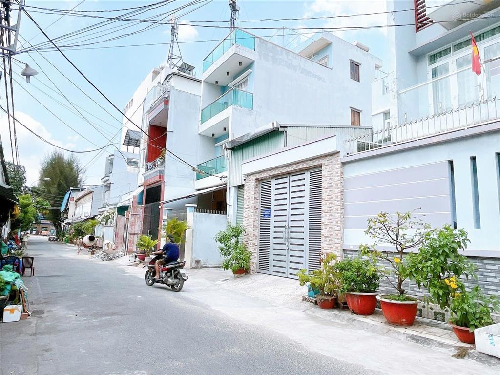 Bán nhà hẻm nhựa 8m thoại ngọc hầu, quận tân phú. dt 4x17m, 2 tấm, gần ngã tư 4 xã  giá 7,3 tỷ tl