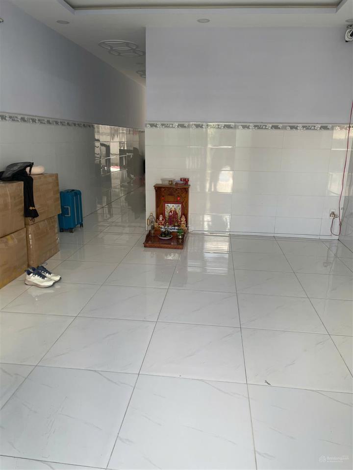 Bán nhà hẻm nhựa 8m thoại ngọc hầu, quận tân phú. dt 4x17m, 2 tấm, gần ngã tư 4 xã  giá 7,3 tỷ tl