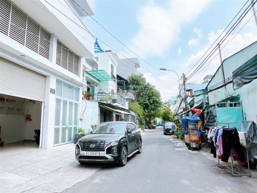 Bán nhà hẻm nhựa 8m thoại ngọc hầu, quận tân phú. dt 4x17m, 2 tấm, gần ngã tư 4 xã  giá 7,3 tỷ tl