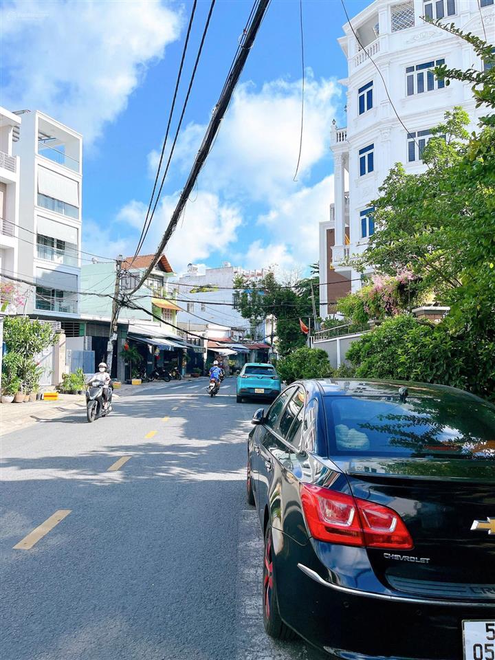 Khu hiếm nhà bán  mt đường lê liễu, p. tân sơn nhì, tân phú. dt 4,1 x 17m  nhà 4 tấm, vị trí đẹp