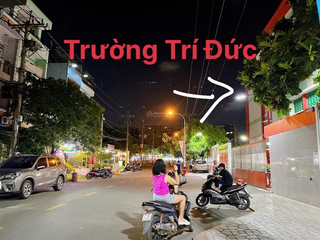 Mặt tiền đường dc6, quận tân phú 4x15,5m, cấp 4 gác lửng  đối diện thpt trí đức giá 7,5 tỷ còn tl