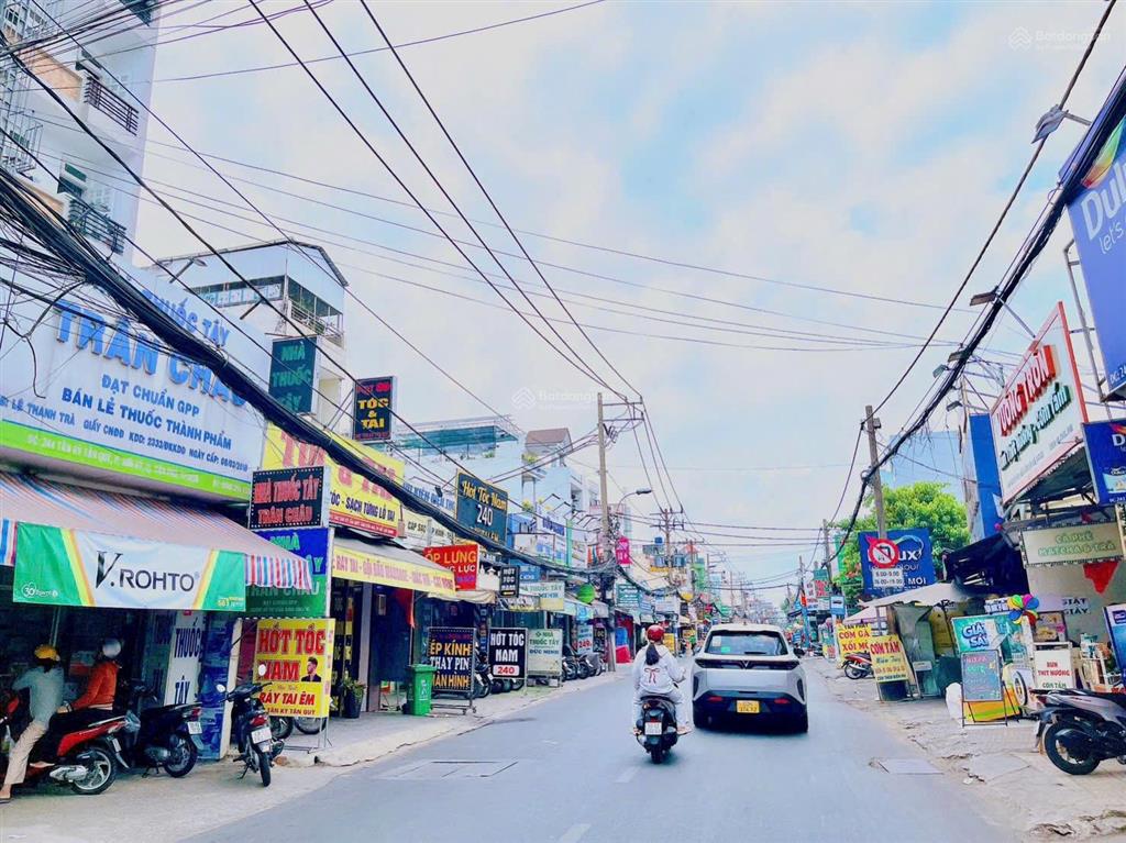 Mtkd tân kỳ tân quý gần lê trọng 5,7x31m (nở hậu 7,4m)  vị trí đẹp, được xây cao tầng giá còn tl