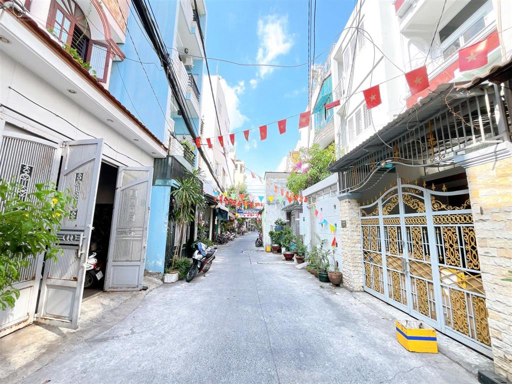 Bán nhà hẻm 7m ngay vườn lài  chợ vải phú thọ hòa. dt 4x18,5m, đúc 3 tấm  giá giảm 8,5 tỷ còn tl