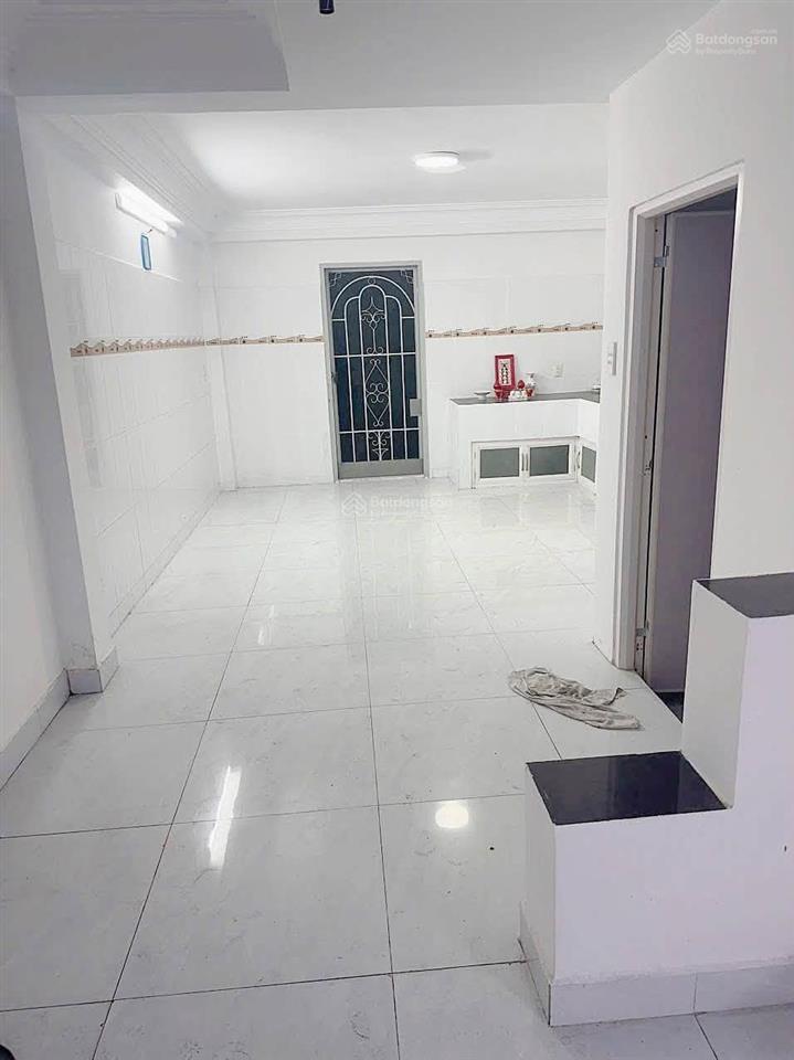 Bán nhà hẻm 7m ngay vườn lài  chợ vải phú thọ hòa. dt 4x18,5m, đúc 3 tấm  giá giảm 8,5 tỷ còn tl