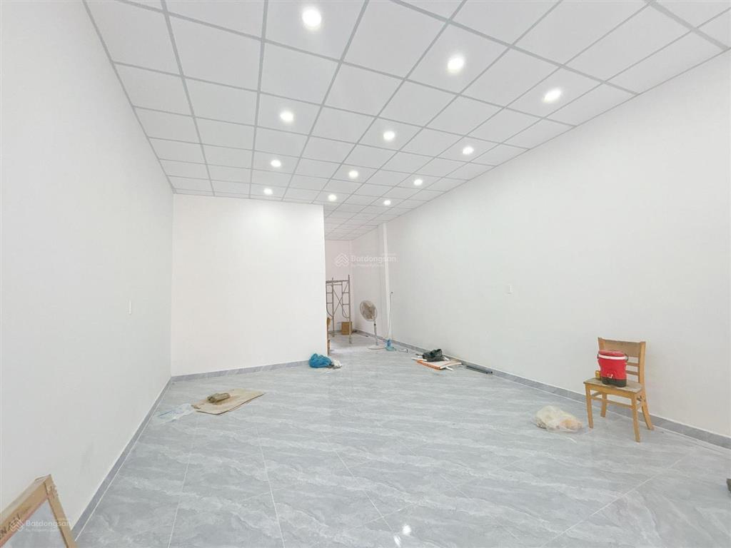 Bán nhà mtkd tân kỳ tân quý  ngay ngã tư tân quý 4,5x20met, vị trí kd tốt, sẵn hdt 17 triệu/tháng