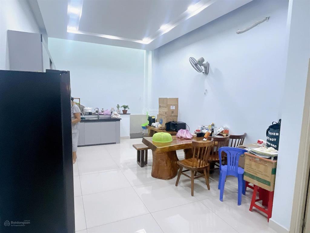 Mtkd đường rộng 12m phường tân sơn nhì 4x21m, đúc 3 tấm  ngay trường học, giá tốt còn tl