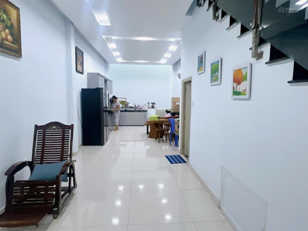 Mtkd đường rộng 12m phường tân sơn nhì 4x21m, đúc 3 tấm  ngay trường học, giá tốt còn tl