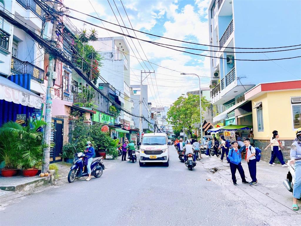 Mtkd đường rộng 12m phường tân sơn nhì 4x21m, đúc 3 tấm  ngay trường học, giá tốt còn tl