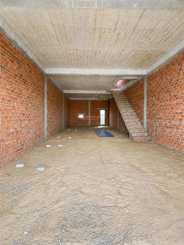 Bán 255m2 nhà 1 trệt 2 lầu khu tây sông hậu long xuyên, an giang giá tốt toàn khu