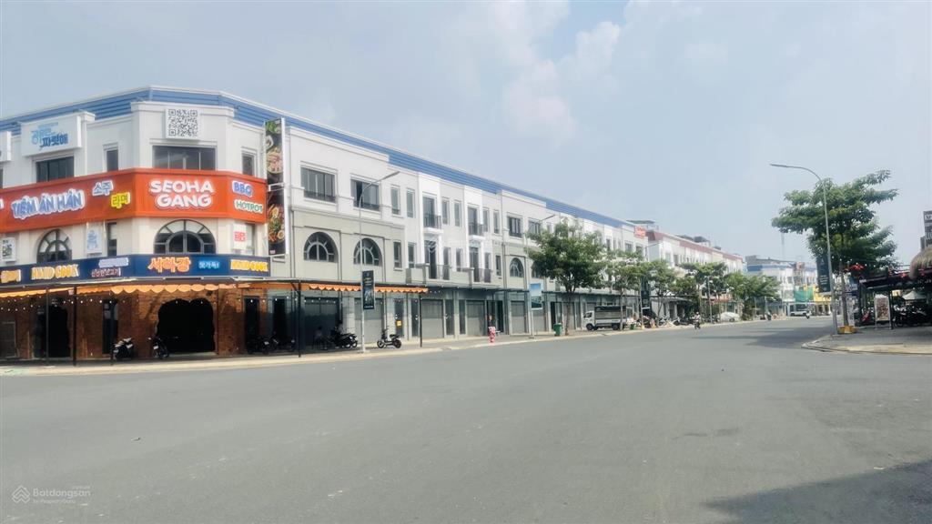 Bán 255m2 nhà 1 trệt 2 lầu khu tây sông hậu long xuyên, an giang giá tốt toàn khu
