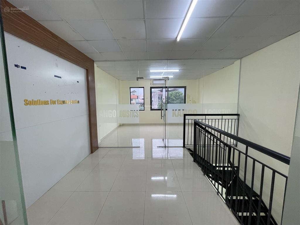 Cho thuê nhà 90m2 x 3 tầng làm văn phòng