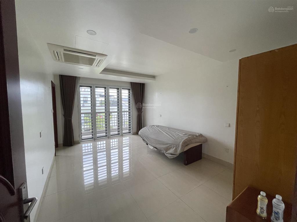 Cho thuê nhà liền kề 90m2 x 5 tầng thang máy kđt xuân phương  fores, nam từ liêm, phố trịnh văn bô