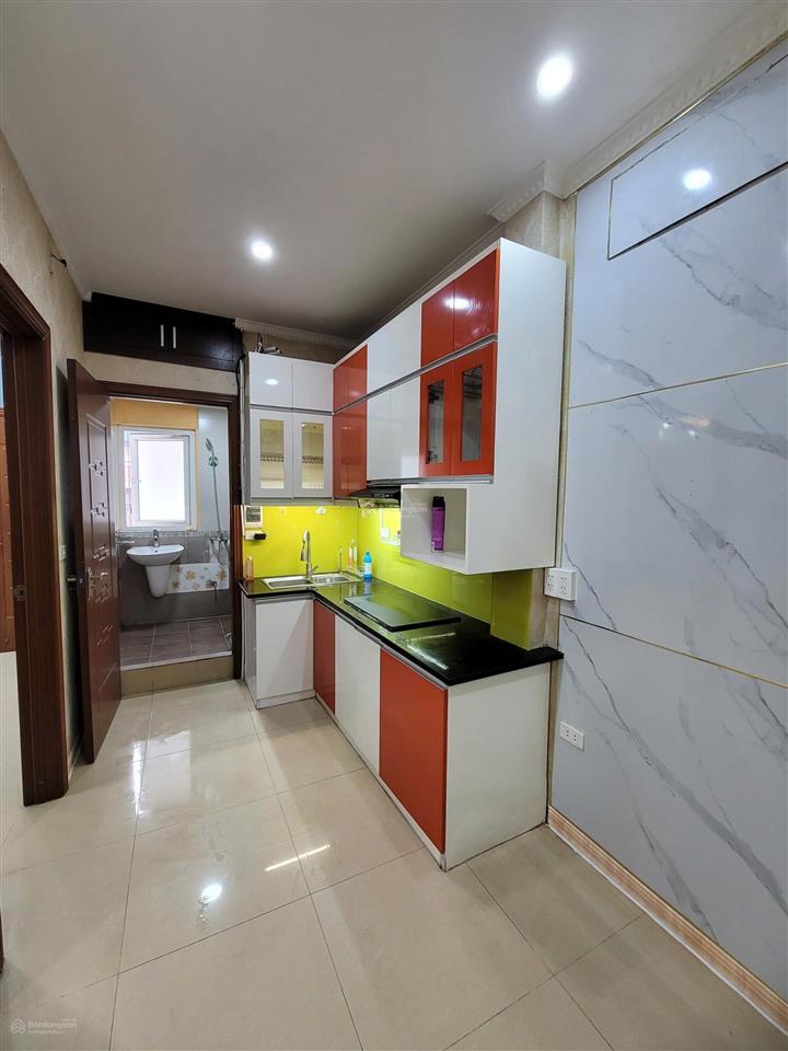 Cần cho thuê căn chung cư 2 phòng ngủ, 42 m2 tại phố khương thượng  đống đa, giá 6.800.000/ tháng