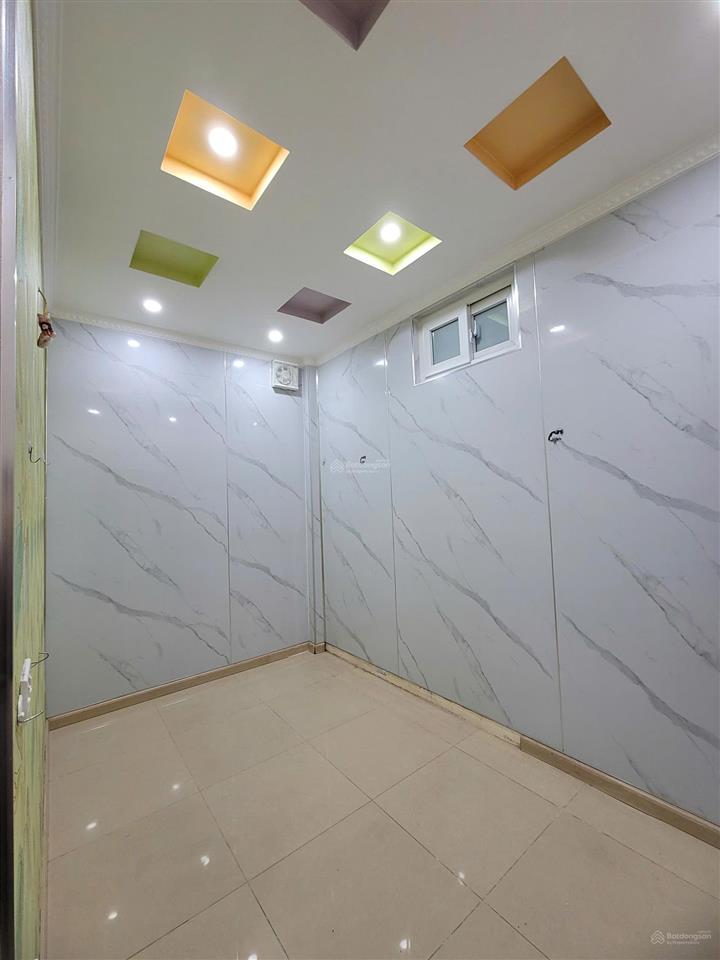 Cần cho thuê căn chung cư 2 phòng ngủ, 42 m2 tại phố khương thượng  đống đa, giá 6.800.000/ tháng