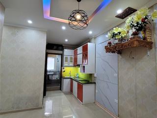 Cần cho thuê căn chung cư 2 phòng ngủ, 42 m2 tại phố khương thượng  đống đa, giá 6.800.000/ tháng