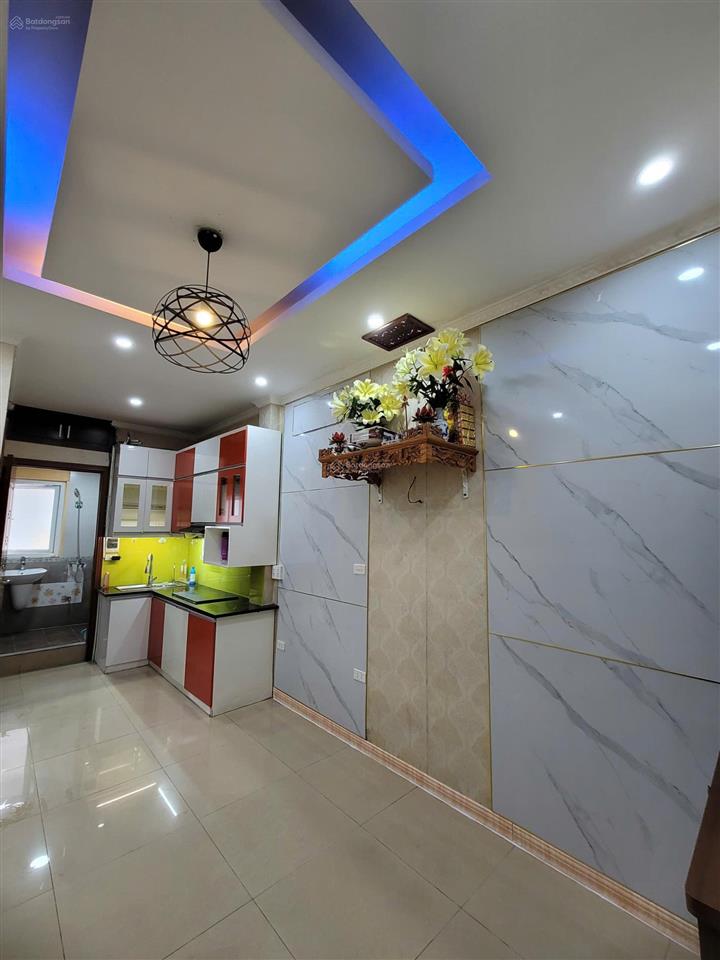 Cần cho thuê căn chung cư 2 phòng ngủ, 42 m2 tại phố khương thượng  đống đa, giá 6.800.000/ tháng