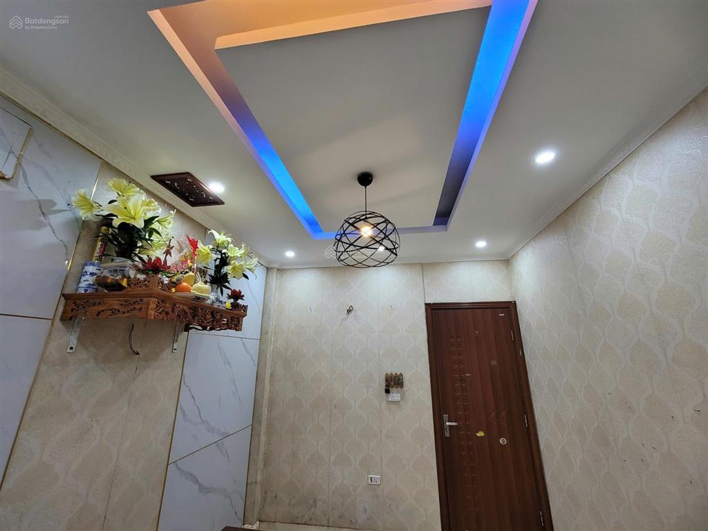 Cần cho thuê căn chung cư 2 phòng ngủ, 42 m2 tại phố khương thượng  đống đa, giá 6.800.000/ tháng