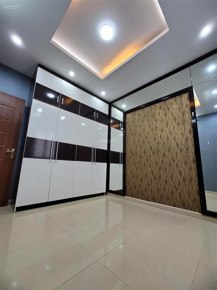 Cần cho thuê căn chung cư 2 phòng ngủ, 42 m2 tại phố khương thượng  đống đa, giá 6.800.000/ tháng