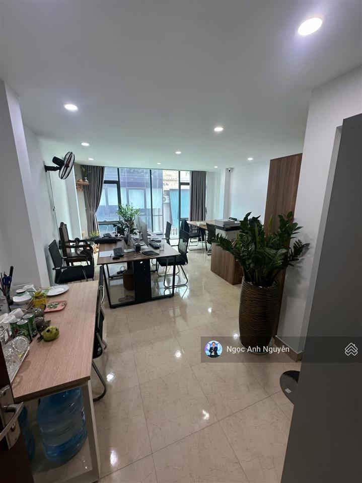 Bán toà nhà văn phòng khu phân lô phố trung kính  cầu giấy. vị trí gần phố, giao thông thuận tiện