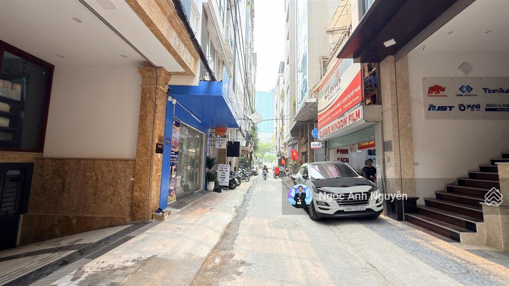 Bán toà nhà văn phòng khu phân lô phố trung kính  cầu giấy. vị trí gần phố, giao thông thuận tiện