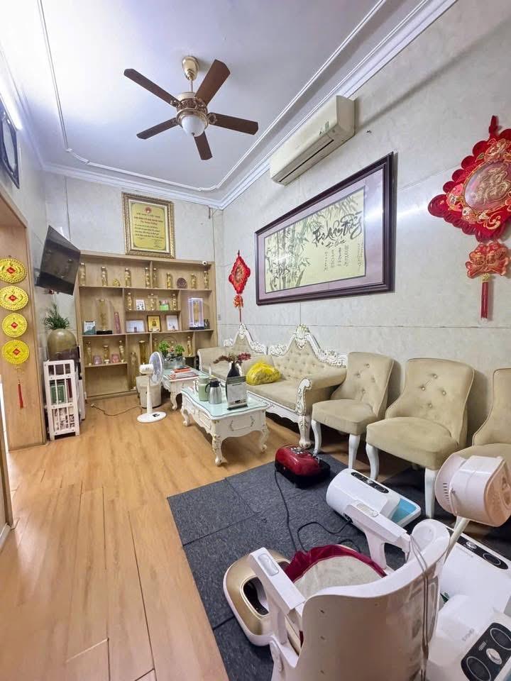 Bán nhà phố lê văn thiêm nguỵ như kon tum  nhân chính 63m2 31.5tỷ