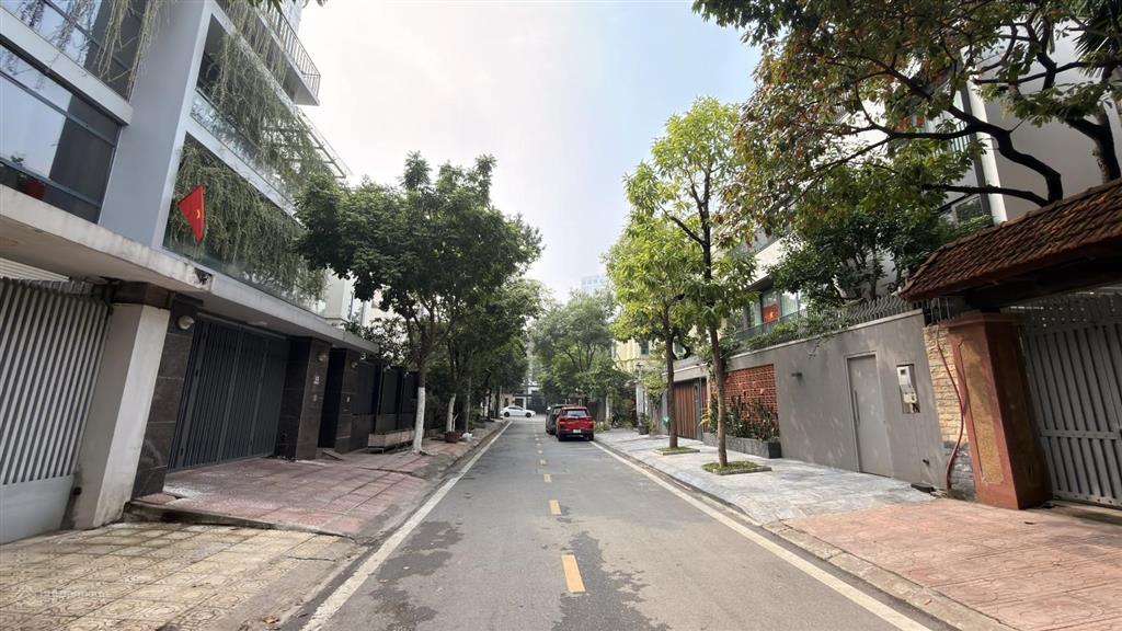 Bán nhà lô góc phố nguyễn bá khoản  kđt trung yên  cầu giấy 93m2 53,5 tỷ.
