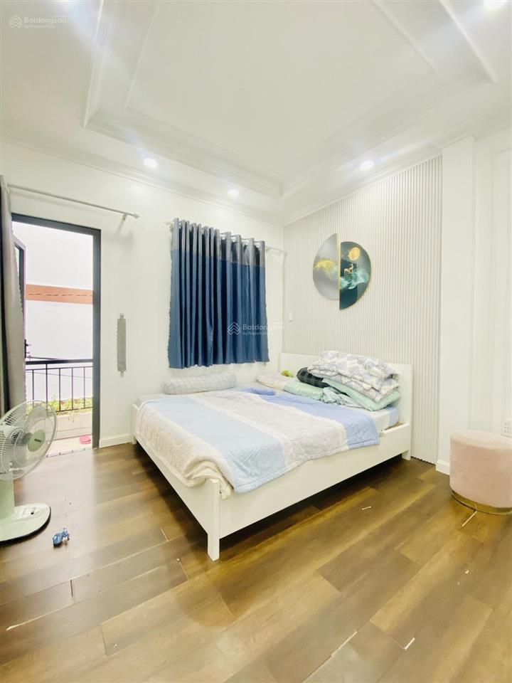 Bán nhà tân sơn nhì 43m2 hẻm xe hơi đỗ cửa thông 2 tầng nở hậu chỉ giá 5,9 tỷ