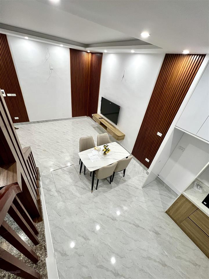 Bán nhà tôn đức thắng 41m 5t 4pn ô tô đỗ cổng, full nội thất, ở ngay, tiện ích vô vàn chỉ 9.9tỷ