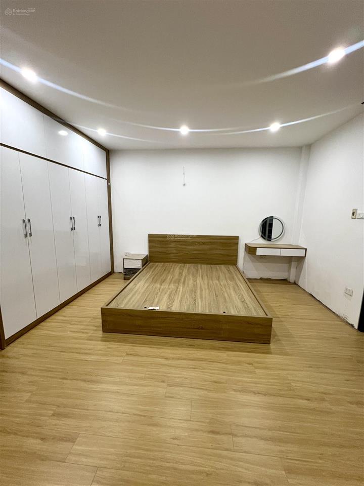 Bán nhà tôn đức thắng 41m 5t 4pn ô tô đỗ cổng, full nội thất, ở ngay, tiện ích vô vàn chỉ 9.9tỷ