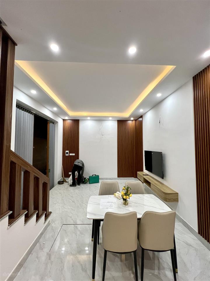 Bán nhà tôn đức thắng 41m 5t 4pn ô tô đỗ cổng, full nội thất, ở ngay, tiện ích vô vàn chỉ 9.9tỷ