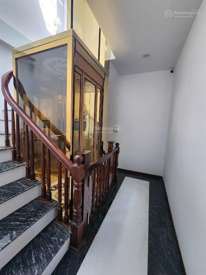 Bán nhà lò đúc 36m 5t thang máy, ô tô đỗ cổng, ở sướng, sát hồ gươm, ở ngay giá 11.2tỷ