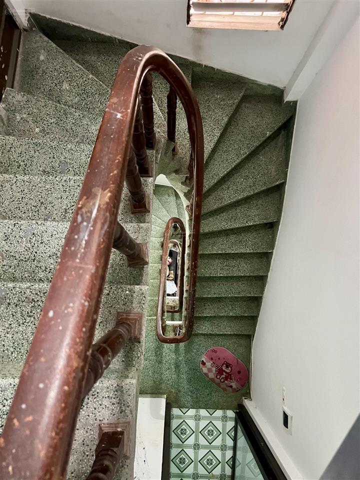 Hiếm nhà trương định 30m 5t ngõ thông kinh doanh, 2 thoáng, 10m ra phố, ở và giữ tiền ổn chỉ 7.5tỷ