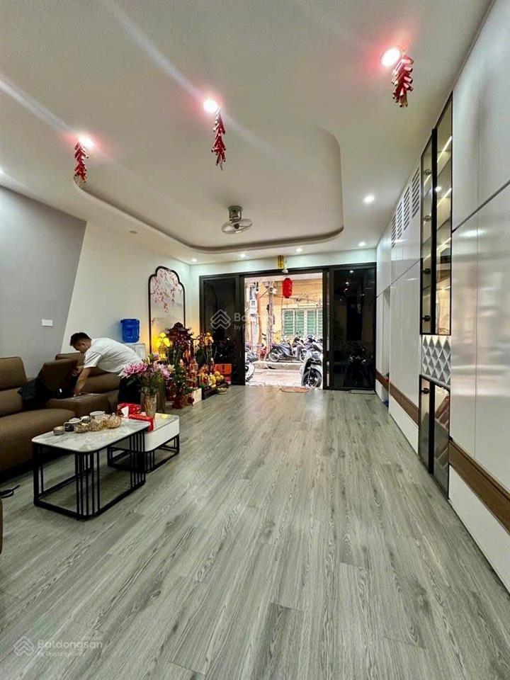 Bán nhà trần đại nghĩa 50m mt 4.7m thang máy, gara ô tô kinh doanh, ở và làm vp đều được chỉ 20.5tỷ