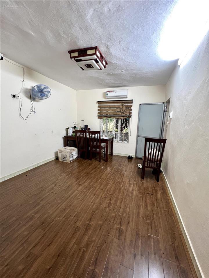 Chính chủ bán tập thể bách khoa 80m 3pn ở ngay, phù hợp mua cho ở và giữ tiền, hiếm nhỉnh 5tỷ